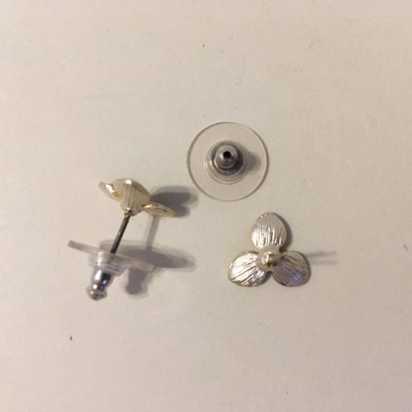 3 Petal Flower Earrings Black Enamel Faux Pearl Silver Tone Metal Post Pierced - Picture 5 of 5